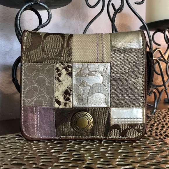Coach Handbags - Leather Coach Bi-Wallet